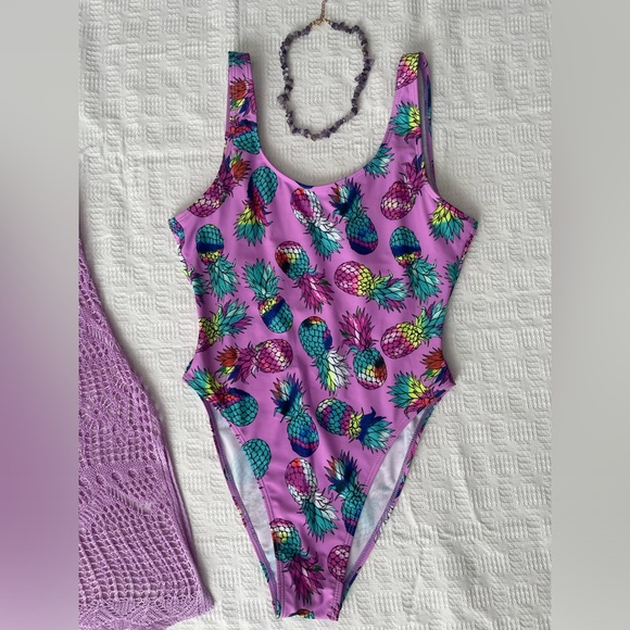 Swimsuit and cover up - Picture 3 of 14